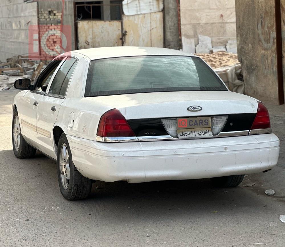 فورد كراون فيكتوريا